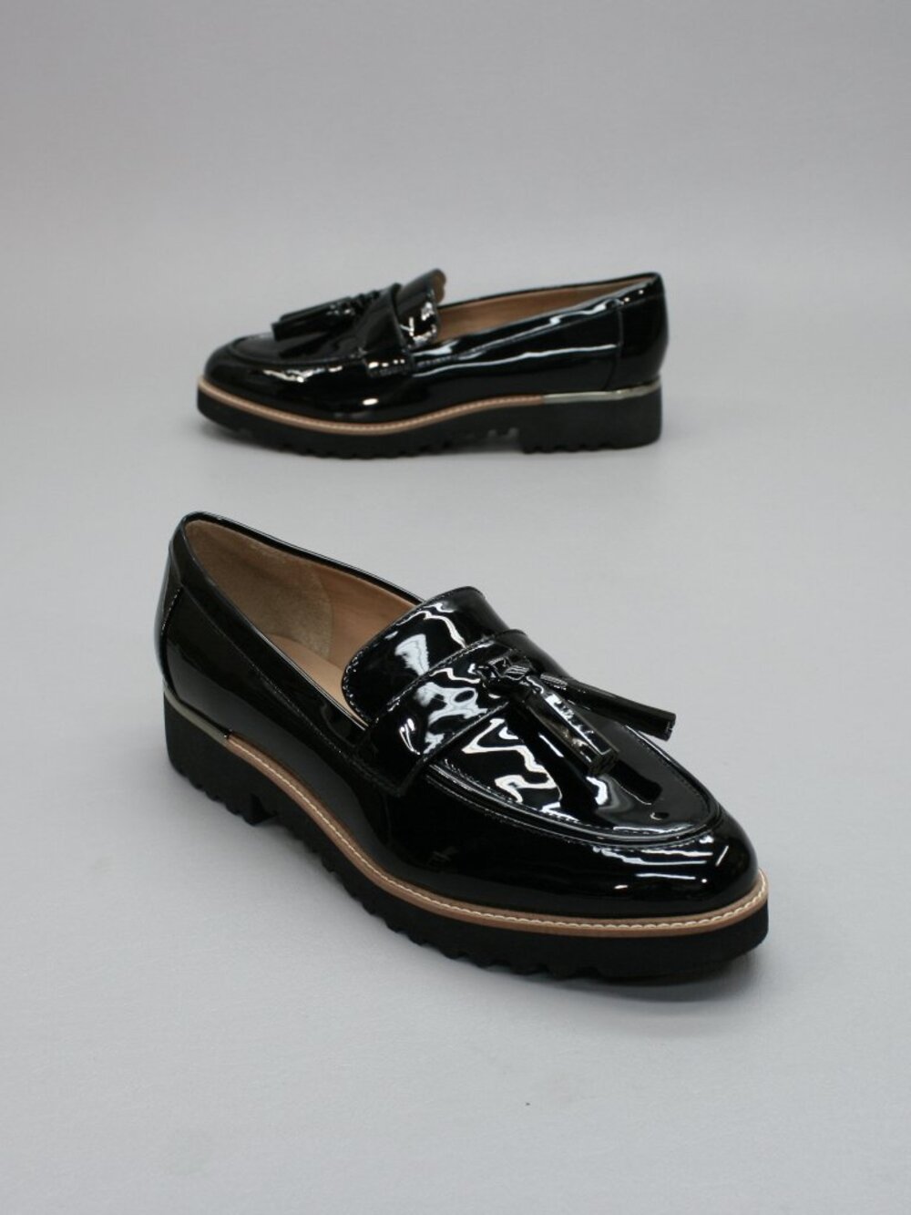 Franco Sarto Ladies 8.5 Wide Carolynn Black Patent Tassels Lug-sole Shoe Loafers
